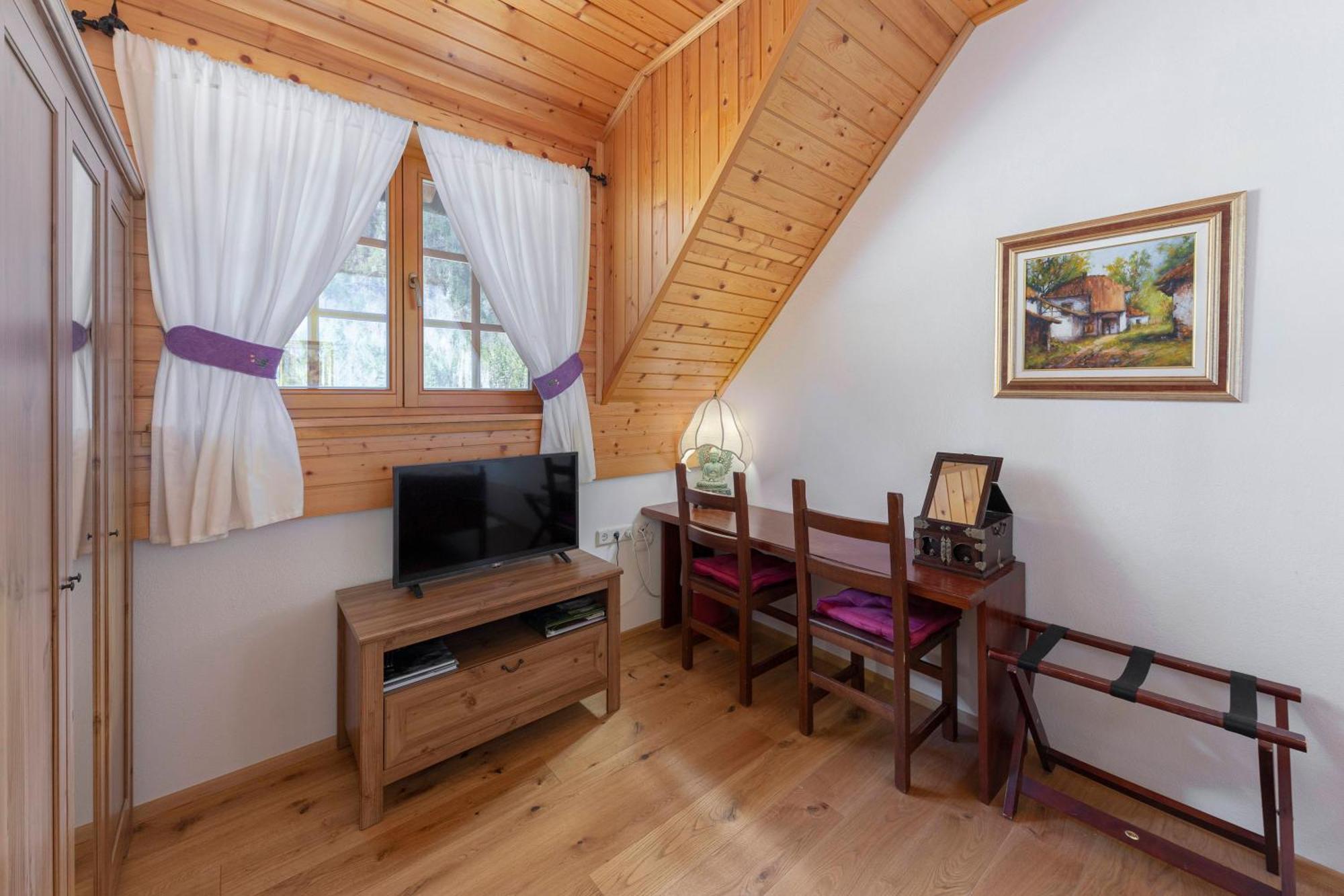 Bed & Breakfast Hisa Ojstrica