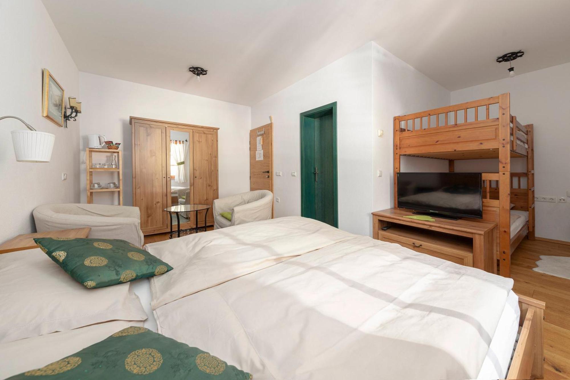 Hisa Ojstrica 3* Solcava